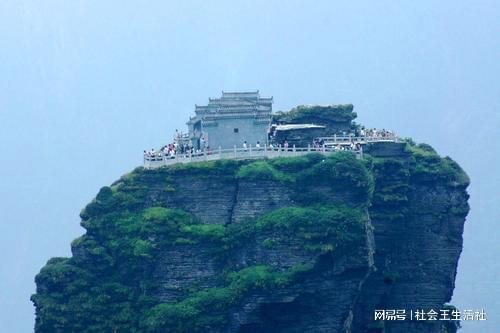 梵净山上面的庙是怎么建造的_庙是苏武庙碑是李陵碑_王母观山 庙书院玉皇