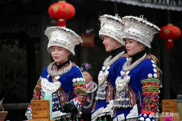 梵净山上面的庙是怎么建造的_庙是苏武庙 碑是李陵碑_庙是什么庙,碑是李陵碑