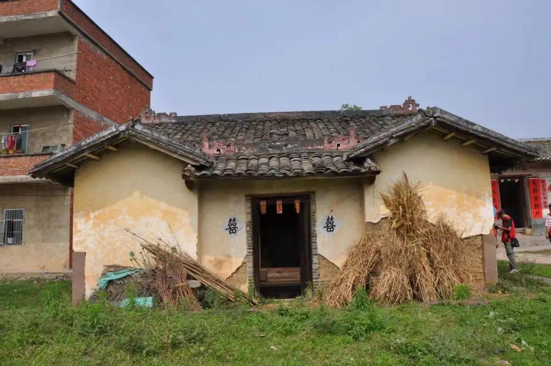 古代民居建筑特点_土家族民居吊脚楼建筑民居_少数民族的民居特点