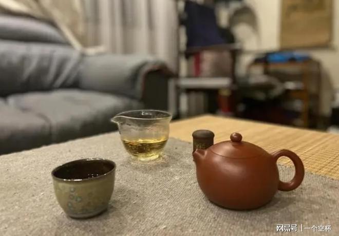 垫下巴后能喝茶么_喝酒后不能喝茶_胆囊切除后能喝茶吗