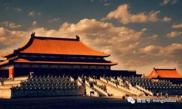 并称中国古代三大宫殿式建筑_古代宫殿大门前成对的石狮一般都是_古代宫殿名称