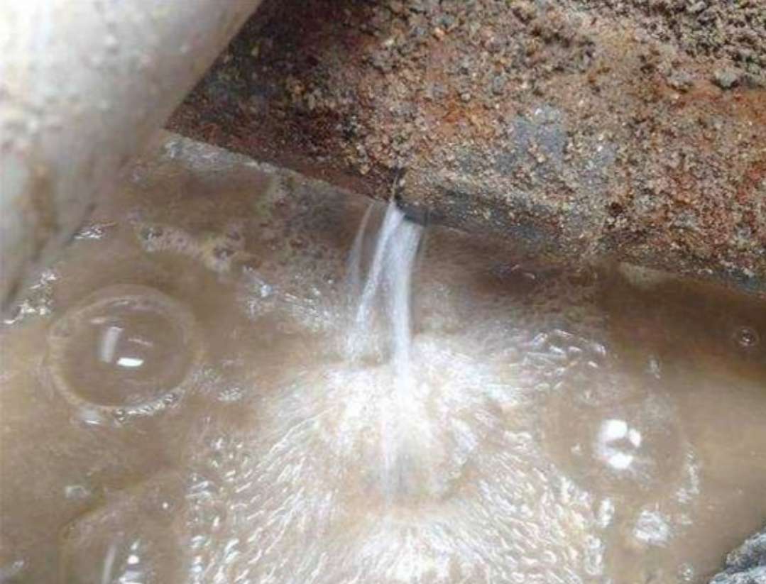 漏水水管怎么堵住_漏水水管漏水_pp水管漏水