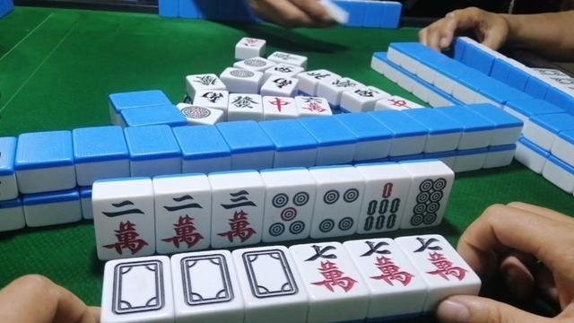 .解梦打麻将._梦见麻将打麻将_打麻将周公解梦